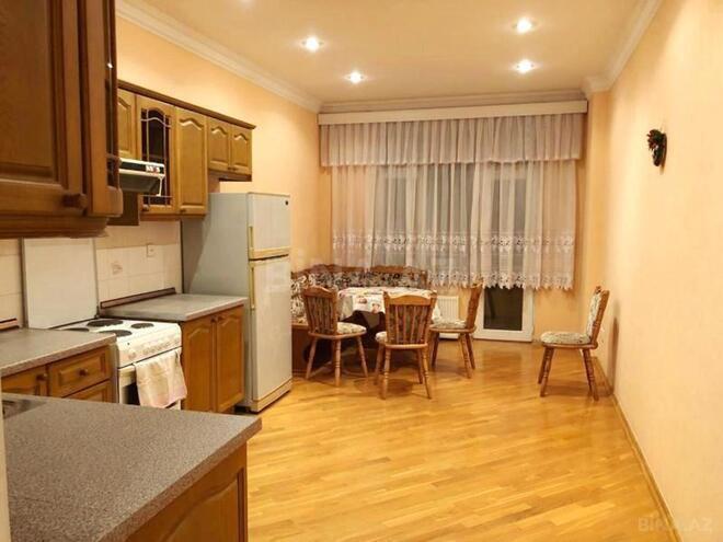 İcarəyə verilir 4 otaqlı yeni tikili 230 m², 28 May m., photo 16 from 27