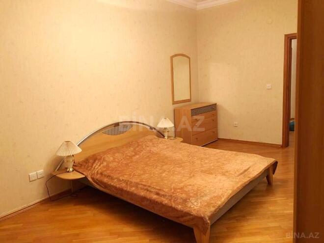 İcarəyə verilir 4 otaqlı yeni tikili 230 m², 28 May m., photo 23 from 27
