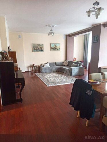 Продаётся 3-комн. новостройка 137 м², м. Низами, photo 1 from 13