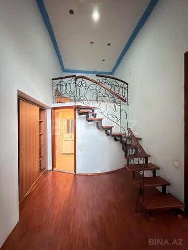 Satılır 4 otaqlı köhnə tikili 110 m², Sahil m., photo 17 from 29