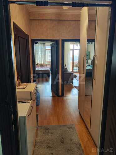 Сдаётся 2-комн. новостройка 65 м², м. Иншаатчылар, photo 1 from 9