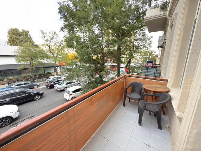 Продаётся 2-комн. вторичка 50 м², м. Сахил, photo 1 from 13