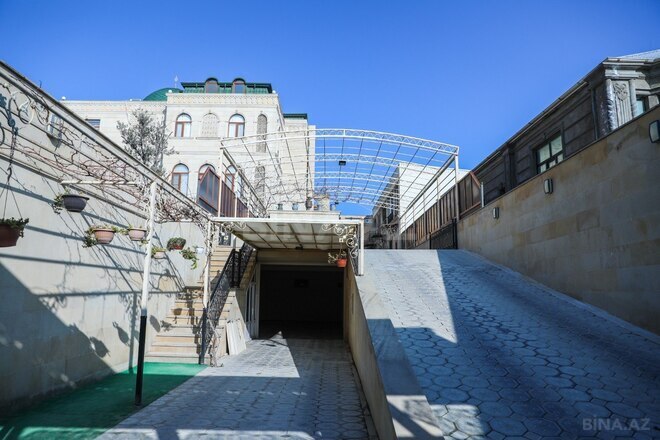 Продаётся 10-комн. дом/дача 1 000 м², м. Насими, photo 5 from 32