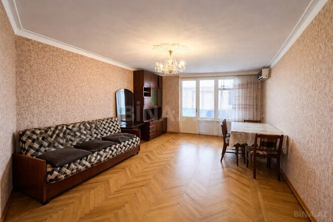 Satılır 3 otaqlı köhnə tikili 80 m², İnşaatçılar m., photo 1 from 9