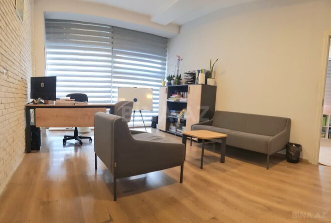 Сдаётся 7-комн. офис 280 м², м. Элмляр Академиясы, photo 3 from 18