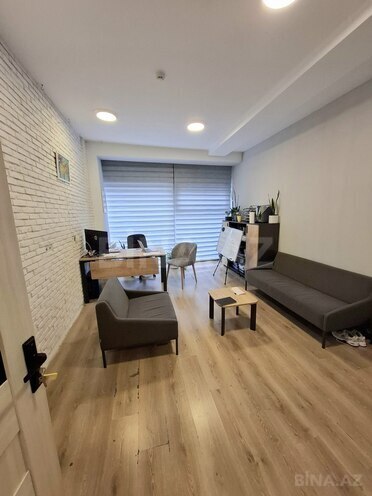 Сдаётся 7-комн. офис 280 м², м. Элмляр Академиясы, photo 1 from 18