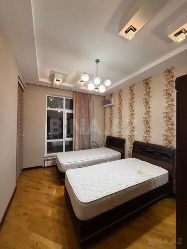 Сдаётся 3-комн. новостройка 135 м², м. 8 ноября, photo 10 from 16