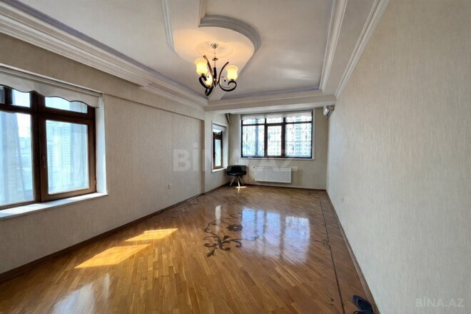 Satılır 2 otaqlı köhnə tikili 75 m², Şah İsmayıl Xətai m., photo 3 from 16