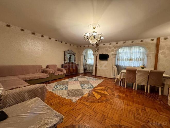 Satılır 4 otaqlı köhnə tikili 87 m², İnşaatçılar m., photo 1 from 12
