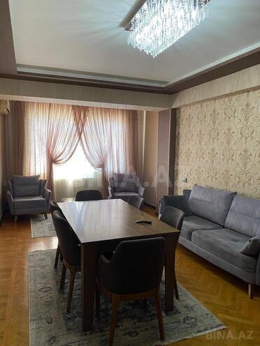 Сдаётся 3-комн. вторичка 120 м², м. Гянджлик, photo 1 from 12