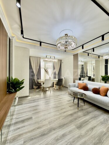 Продаётся 2-комн. новостройка 85 м², м. Кара Караев, photo 1 from 16