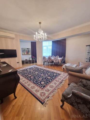 Продаётся 3-комн. новостройка 130 м², м. Низами, photo 1 from 9