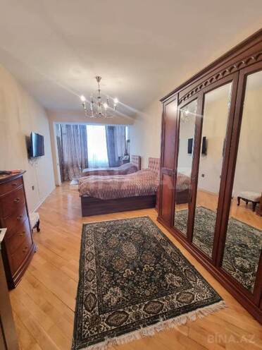 Продаётся 3-комн. новостройка 130 м², м. Низами, photo 3 from 9