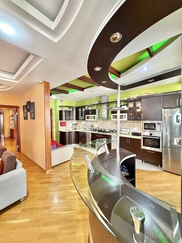 Satılır 4 otaqlı yeni tikili 191 m², Nizami m., photo 9 from 24