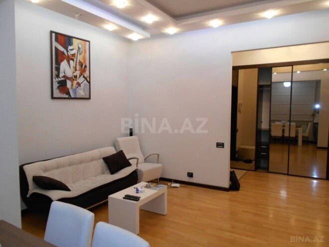 Сдаётся 3-комн. вторичка 90 м², м. Сахил, photo 1 from 31