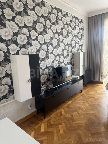 Продаётся 2-комн. вторичка 70 м², м. Низами, photo 21 from 23