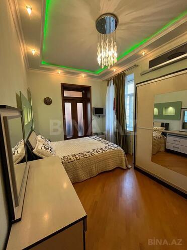 Satılır 4 otaqlı köhnə tikili 120 m², Sahil m., photo 13 from 22