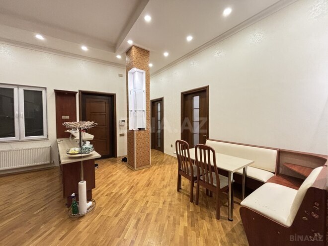 Сдаётся 3-комн. вторичка 130 м², м. Сахил, photo 15 from 23