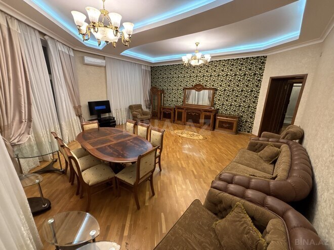 Сдаётся 3-комн. вторичка 130 м², м. Сахил, photo 1 from 23
