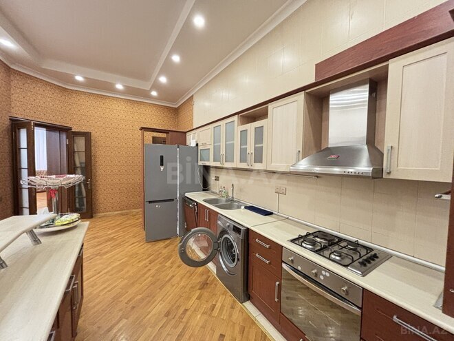 Сдаётся 3-комн. вторичка 130 м², м. Сахил, photo 17 from 23