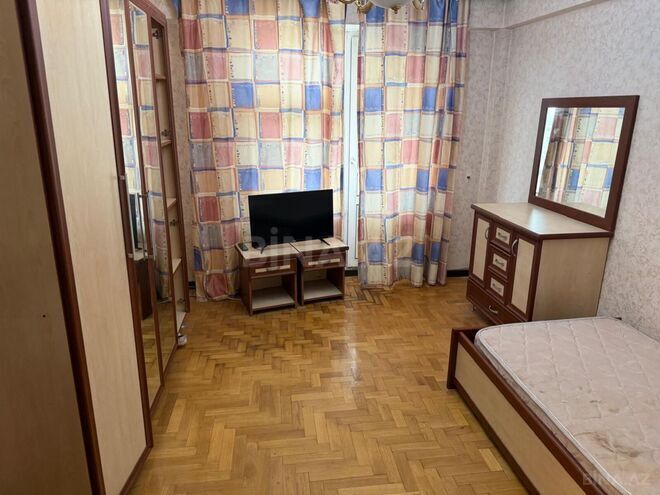 Satılır 5 otaqlı köhnə tikili 140 m², Nizami m., photo 3 from 14