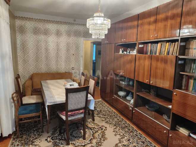 Продаётся 2-комн. вторичка 65 м², м. Кара Караев, photo 1 from 7