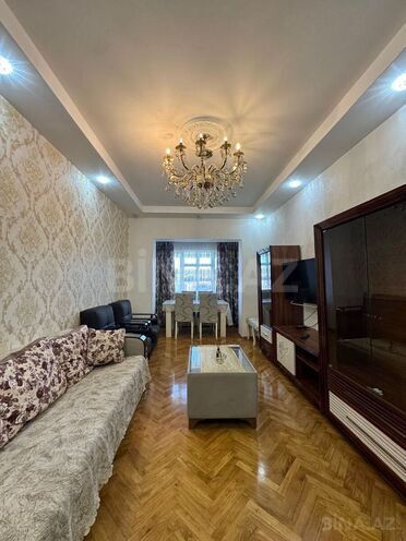 Продаётся 3-комн. вторичка 80 м², Хатаинский р., photo 1 from 14