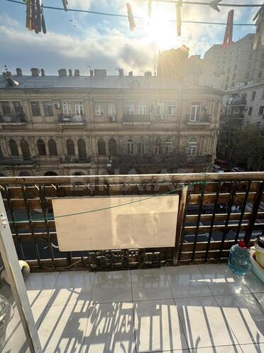 Satılır 2 otaqlı köhnə tikili 61 m², 28 May m., photo 17 from 20
