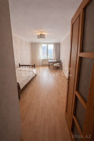 Продаётся 3-комн. вторичка 63 м², м. Иншаатчылар, photo 6 from 8