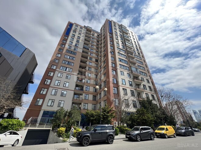 Продаётся 4-комн. новостройка 185 м², м. Элмляр Академиясы, photo 1 from 15