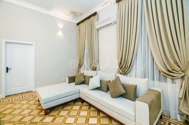 Сдаётся 5-комн. вторичка 220 м², м. Сахил, photo 1 from 32