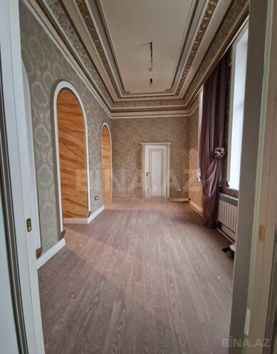 Satılır 4 otaqlı köhnə tikili 220 m², Sahil m., photo 11 from 14