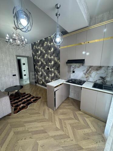Продаётся 2-комн. новостройка 40 м², м. Кара Караев, photo 1 from 12