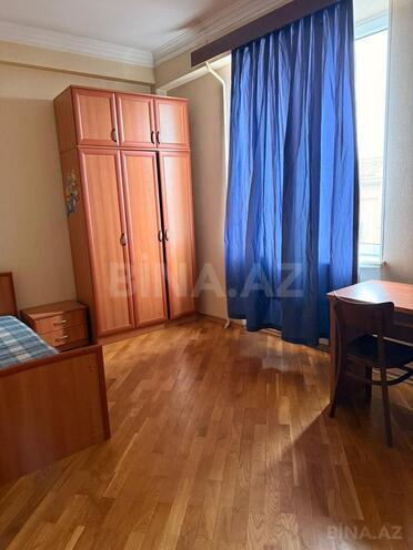 Satılır 4 otaqlı köhnə tikili 118 m², Sahil m., photo 12 from 32