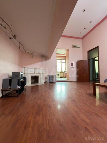 Satılır 4 otaqlı köhnə tikili 118 m², Sahil m., photo 22 from 32