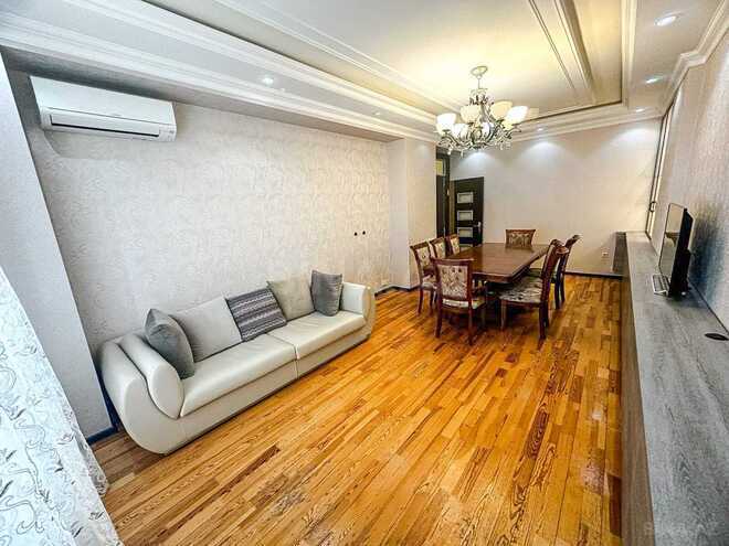 Сдаётся 3-комн. новостройка 110 м², м. Ази Асланов, photo 1 from 31