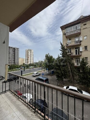 Satılır 2 otaqlı köhnə tikili 45 m², Nizami m., photo 1 from 9