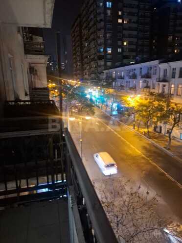 Satılır 3 otaqlı köhnə tikili 90 m², 28 May m., photo 1 from 10