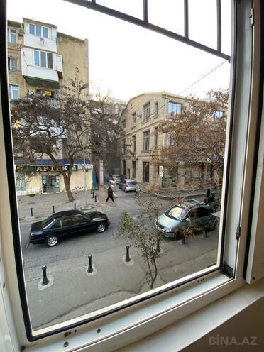 Продаётся 2-комн. вторичка 40 м², м. Элмляр Академиясы, photo 10 from 17