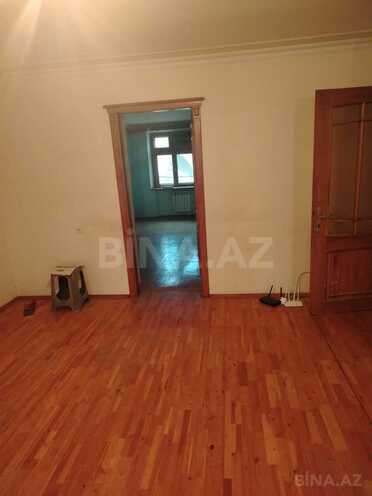 Продаётся 2-комн. вторичка 80 м², м. Ичеришехер, photo 1 from 12