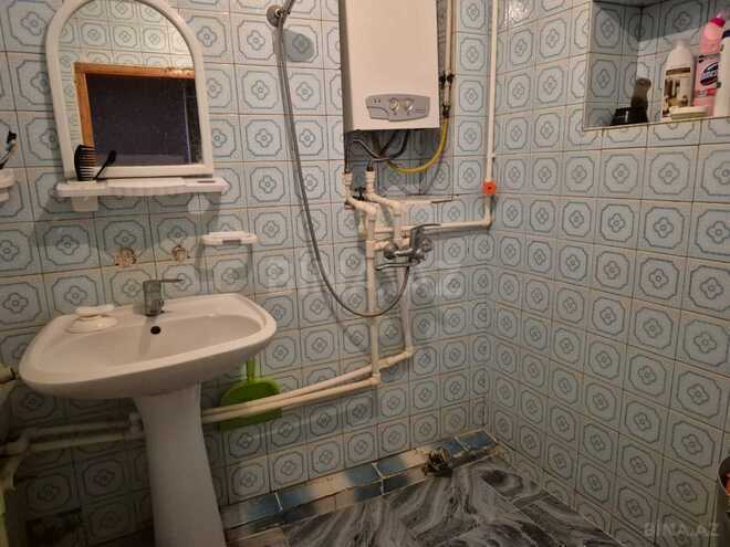 Продаётся 3-комн. вторичка 80 м², м. Кара Караев, photo 8 from 12