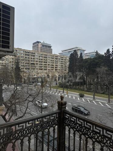 Продается 4-комн. вторичка 120 м², м. Сахил, photo 3 from 25