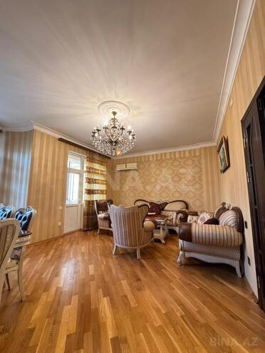 Продаётся 3-комн. новостройка 135 м², м. Кара Караев, photo 1 from 19