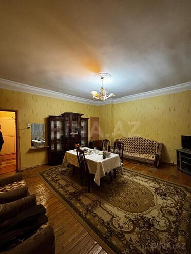 Satılır 2 otaqlı köhnə tikili 70 m², 28 May m., photo 1 from 21