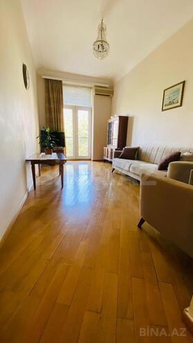 Сдаётся 2-комн. вторичка 70 м², м. Ичеришехер, photo 3 from 12