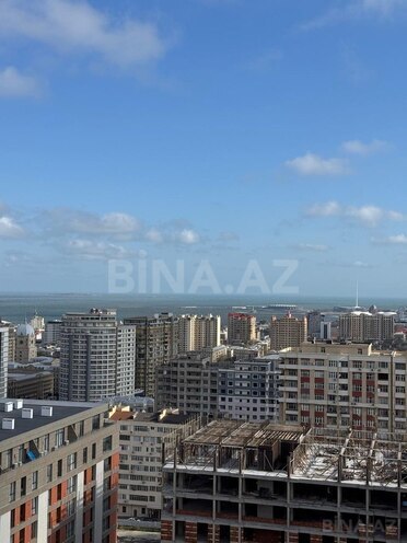 Продаётся 3-комн. новостройка 175 м², м. Низами, photo 1 from 17