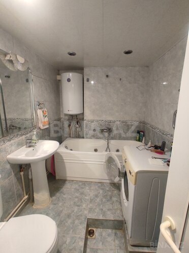 Продаётся 3-комн. вторичка 70 м², м. Низами, photo 9 from 10