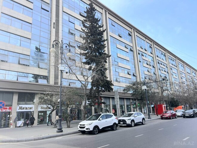 Satılır 2 otaqlı köhnə tikili 65 m², Gənclik m., photo 1 from 17