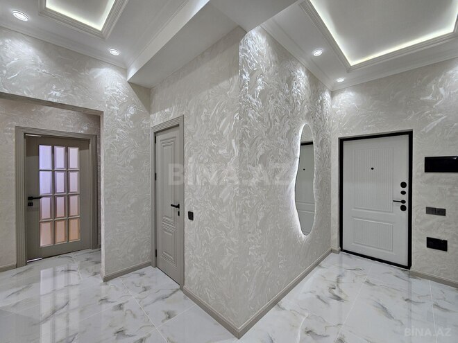 Продаётся 3-комн. новостройка 92 м², м. Кара Караев, photo 1 from 18