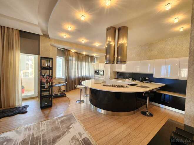 Сдаётся 3-комн. новостройка 180 м², м. 28 мая, photo 1 from 32